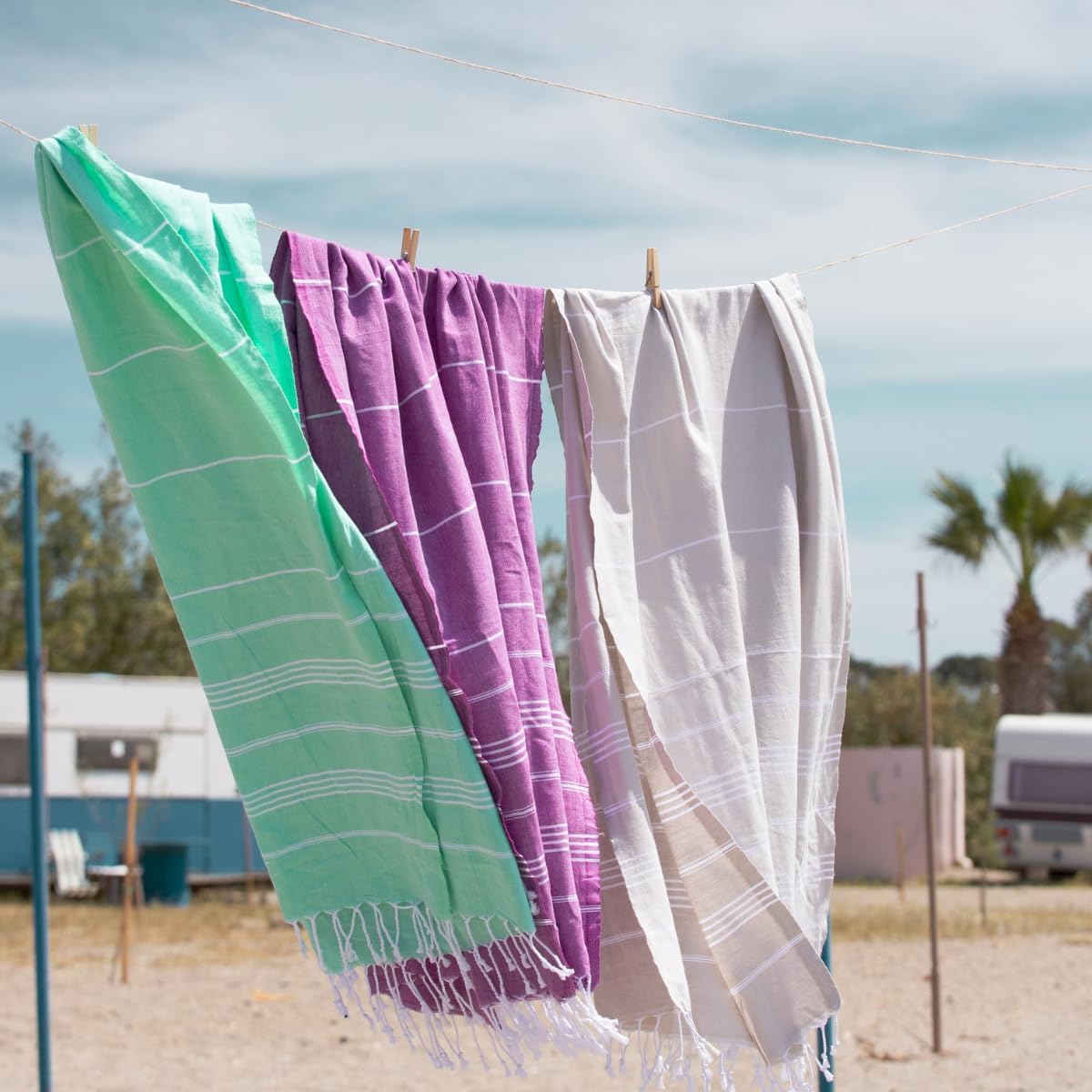 BAY LAUREL Beach Towel