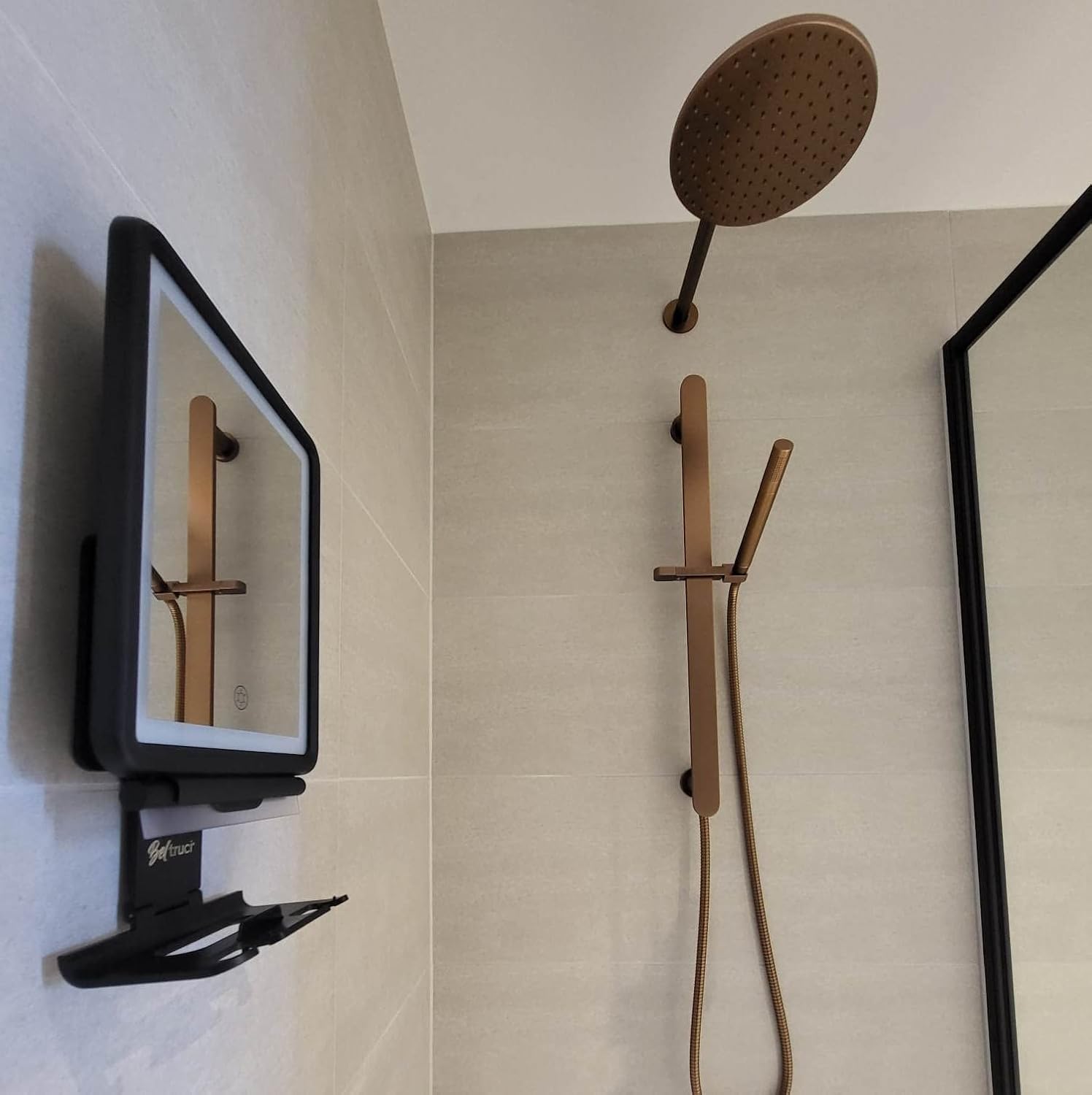Fog-Free Showers with LED Light