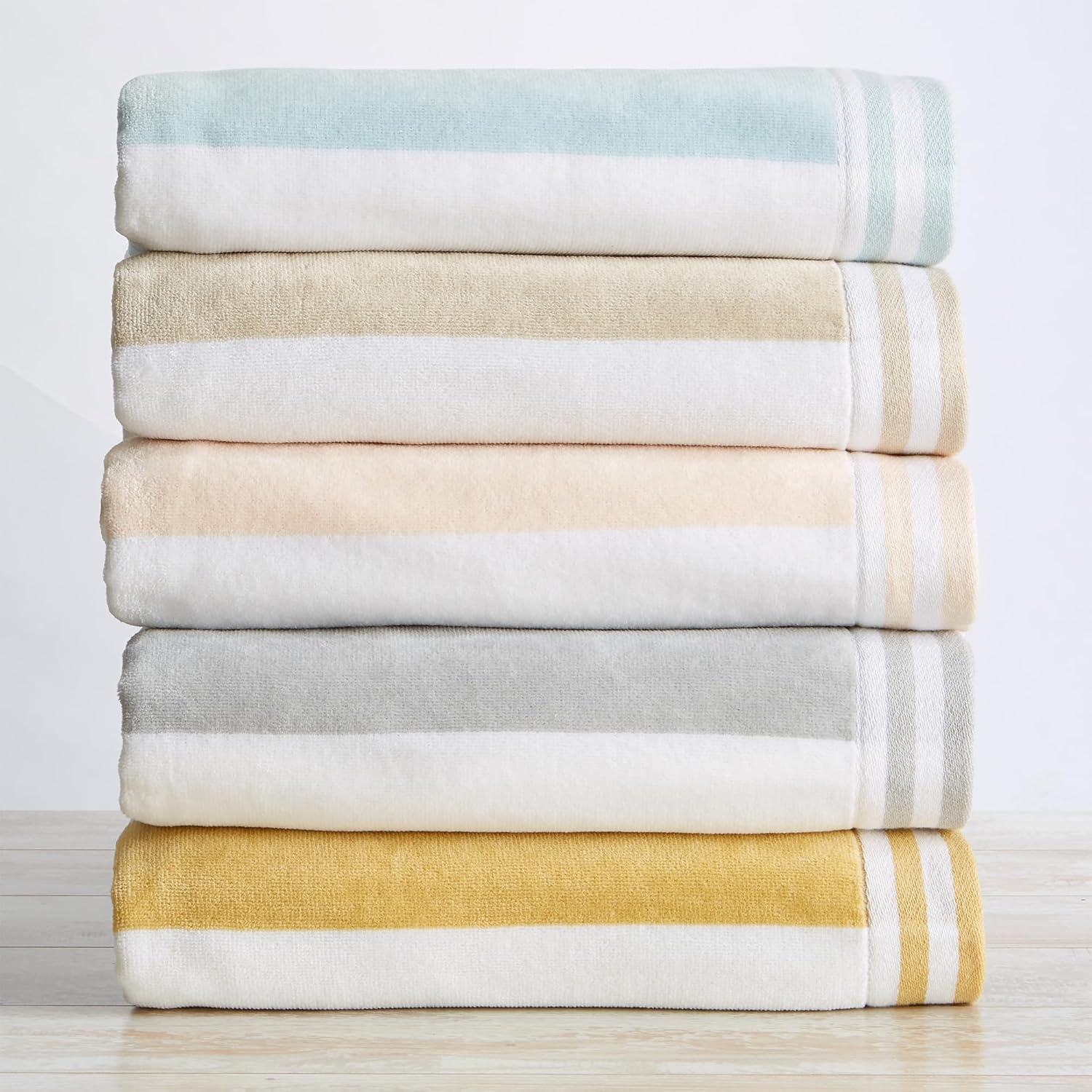 Great Bay Home 100 Cotton Velour 4-Pack Beach Towels Set