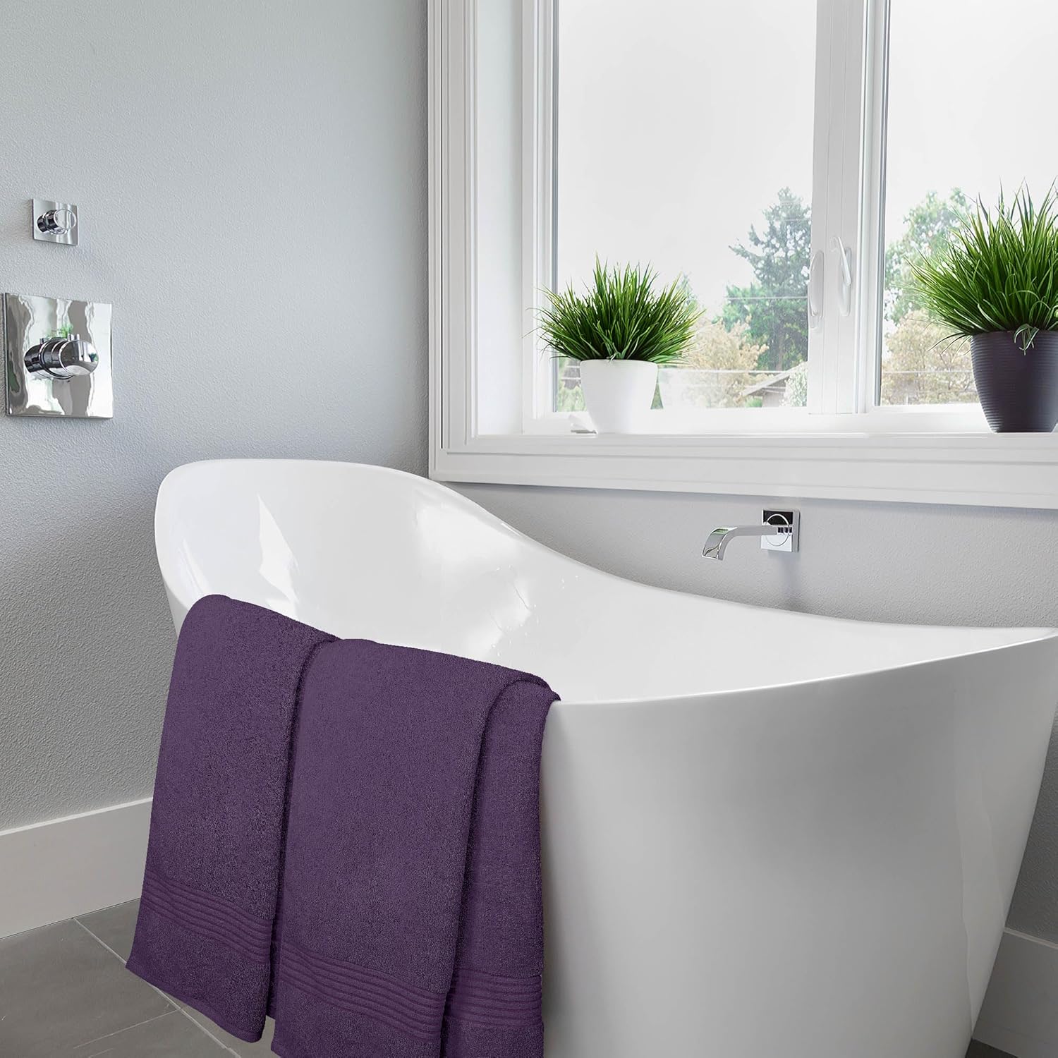 Utopia 4-Pack Bath Towels