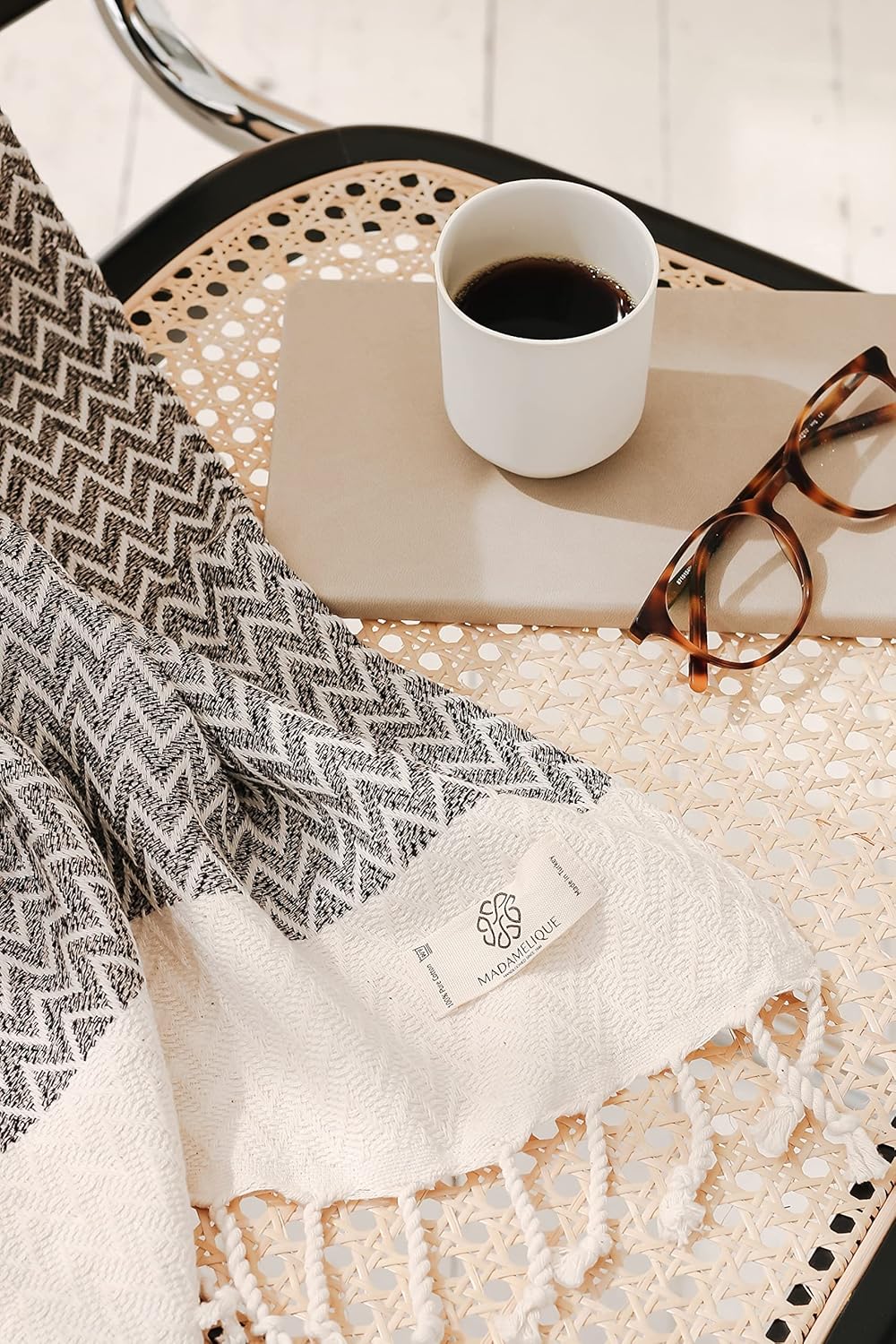 Madamelique - Unique Design Hand Towels Set of 2